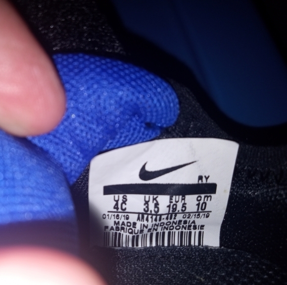 Nike toddler shoes size 4 - Picture 4 of 7